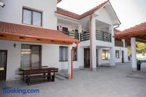 Pensiunea Taverna Urșilor - Image 2