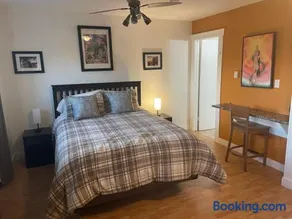 Bayside Inn - Image 1