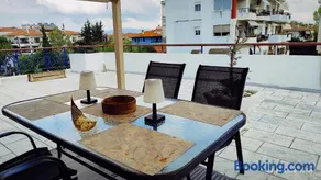 Golden Sky 1 Apartment - Image 1