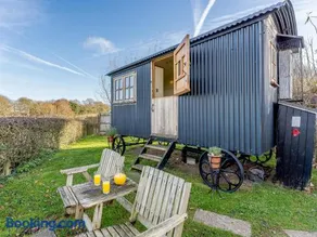 Elsie's Hut - Image 2