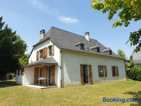 Maison rustique pyrénéenne, vue sur les montagnes - Image 1