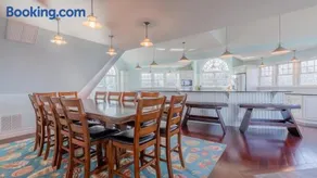 Luxury On The Bay - Image 4