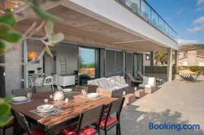 Merveilleuse maison de vacances adaptée aux familles avec jardin, terrasse et barbecue | Vue mer | Proche de la plage | Adaptée au travail à distance - Image 2