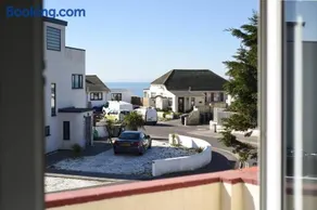 Sandy Feet- 3 Bedroom Retreat - Image 1