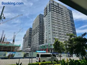 One LakeShore Condominium Studio Unit - Image 2