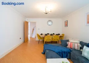 Modern 10BR Retreat Sleeps 16plus nr HS2 NEC BHX - Image 4