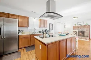 Perfect Private Getaway Minutes to Virginia Beach! - Image 3