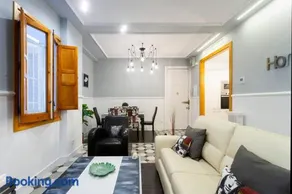 Cozy Goya-Salamanca Flat - Image 2