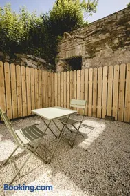 The Old Schoolhouse - The Courtyard - Image 4