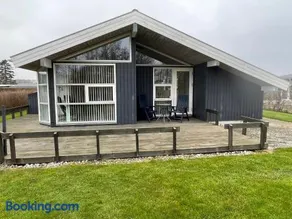 Holiday Home With Indoor Spa Near The Sea - Image 5