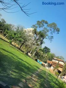 Casa de Campo ampla e confortavel em Araçoiaba da Serra com lareira, perfeita para o friozinho - Image 3