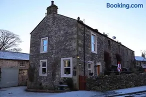 Charming dog-friendly Yorkshire Dales Cottage, Austwick - Image 1