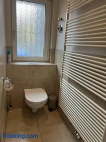 City Home- Business Apartment, private Parking Free - Image 4