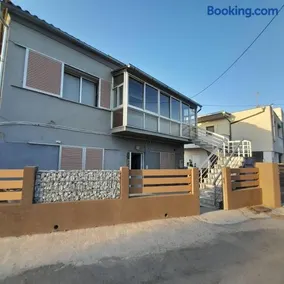 Makri Vacation House - Image 1
