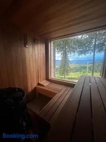 Tiarra Mountain Lodge - Image 4