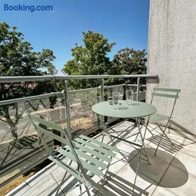 T2 balcon et parking à 10 min du centre - Image 2