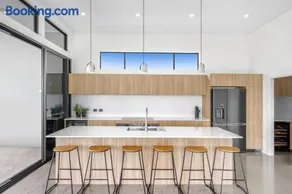 The Ski Shack - Lake Tinaroo - Image 4