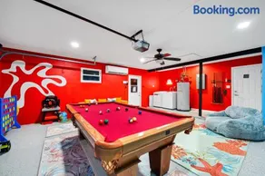 Beach Home: Hot Tub, Game Room & Billiard - Image 2
