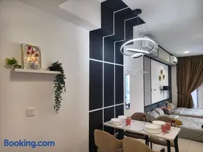 TR12 tulip elmina 5pax Big cinema movie 1 free parking - Image 4