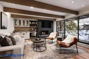 Fully Renovated 2 BR on River with Pool - Walk to Town! - Image 1