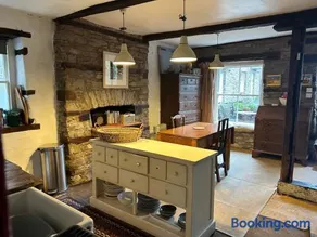 Half Moon House - Image 2