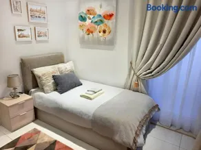 Cozy Rooms - Great Bus Connections - Free Parking - Image 4