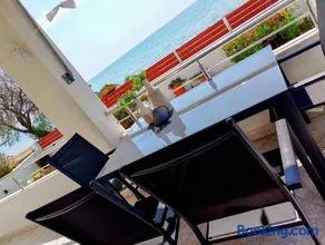 Beachside luxury apartment - Image 1
