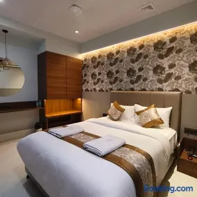 Hotel Mi Residency - Near Thane Railway Station - Image 1