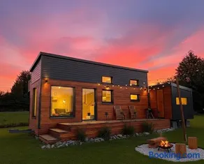 FamilyTinyHouse - Image 1