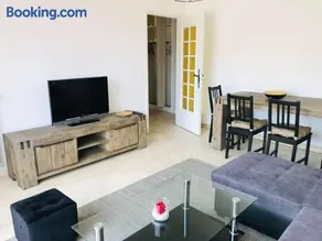 Lympia - one bedroom apartment near the port - Image 3