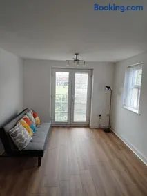 Ensuite Double Bedroom in Rochdale - Greater Manchester - Image 5