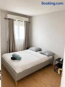 Appartement Cosy avec Balcon 10 min de Disneyland Paris - Image 2