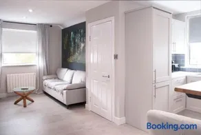 The Cottage - Image 2