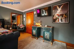 Cherry Tree House - Image 5