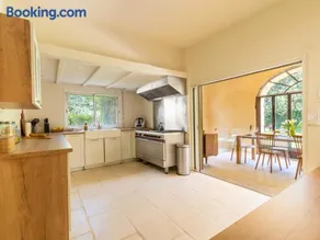 Mas provençal - Retrouvailles en famille ou entre amis - Piscine privée - 3 suites - Espace pétanque - Parking privé gratuit - Image 4