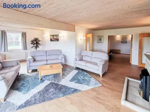 Paddock House - Image 5
