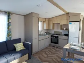 Hoburne Bashley Self-Catering Holiday Home - Image 3