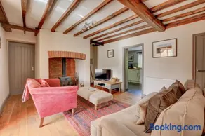 3 Bed in North Creake oc-1916 - Image 2