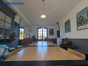 Gîte 13 pers. dans une ancienne gare avec piscine, jardin clos, terrasse et équipements PMR - Image 4