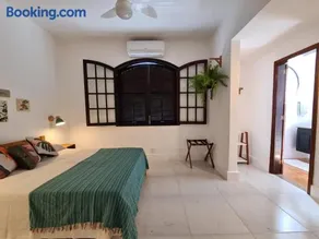 Itacoatiara - Apartamento com café da manhã ao lado da praia - Image 4