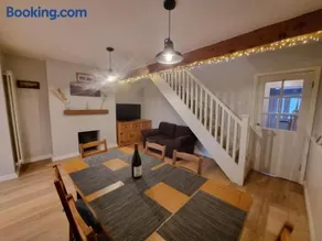 Tulip Cottage Hinderwell, Whitby and Staithes Pet Friendly - Genius - Image 1