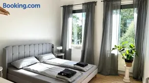 Apartment Savanna im historischen Stadtkern Linn in Krefeld, nähe Düsseldorf Messe, Airport, Parkmöglichkeiten direkt vor dem Haus - Image 3