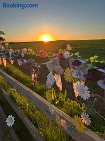 Country Bumpkins Luxury Glamping - Image 2