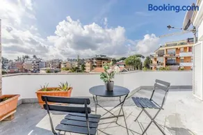 Terrace with a view Near Ospedale San Pietro - Image 5