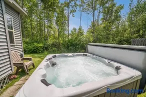 Cottage w/Hot Tub, Fire Pit & Beach Access - Image 5