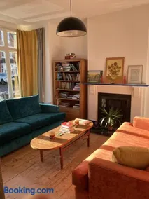 Ensuite Victorian Double, excellent transport links - Image 2