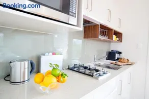 Lilypad Luxury Cabins - Image 2