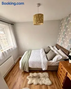 3 bed house, sleeps 5, 8 mins to Harold wood Station - Image 4