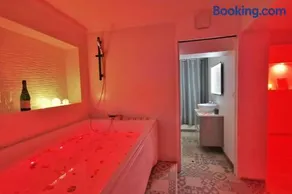 Love Room Perpignan Jacuzzi & Ambiance romantique - Image 3
