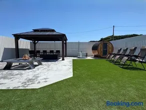 SunVILLA EASTEND - Image 1